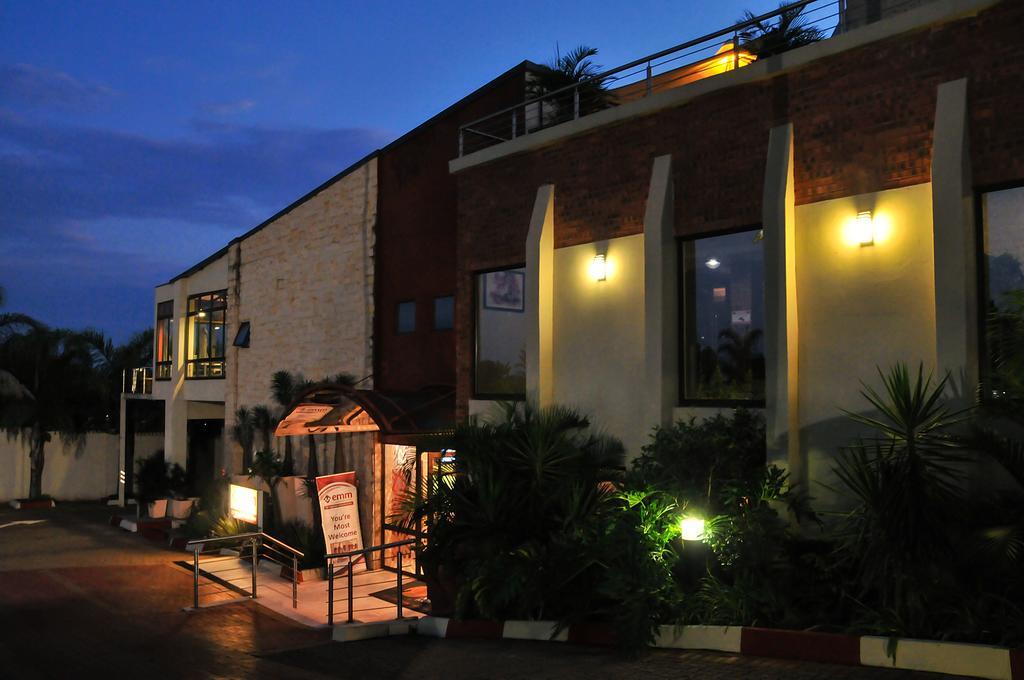 2Ten Hotel Sibasa Exterior photo